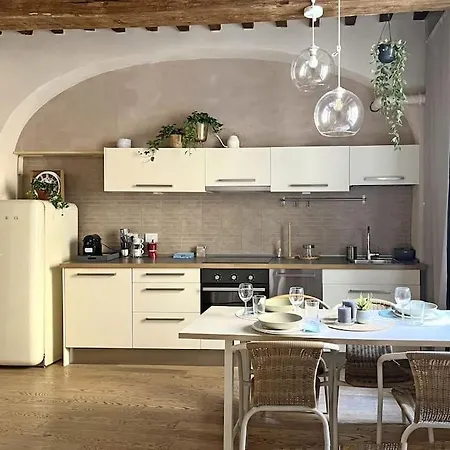 Appartement 9, Centro Parme