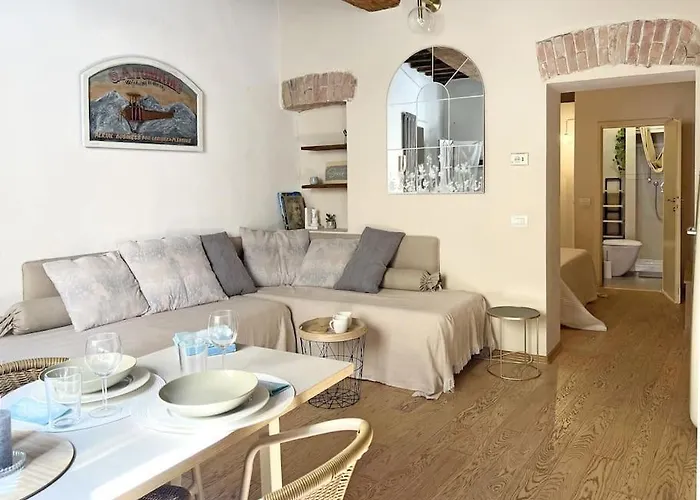 Appartamento 9, Centro Parma